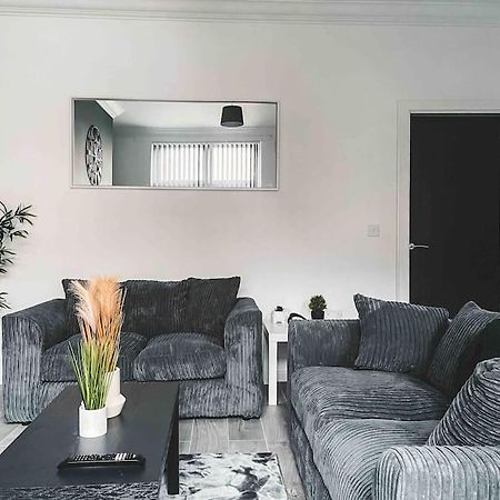 Comfortable Home In Bolton Farnworth Exterior foto